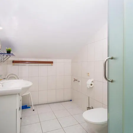 Appartement 1 Bedroom Amazing In Crikvenica