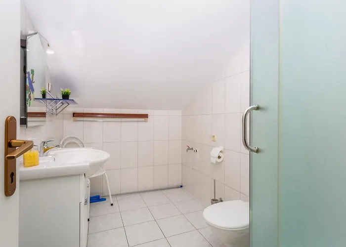 公寓 1 Bedroom Gorgeous In 茨里克韦尼察