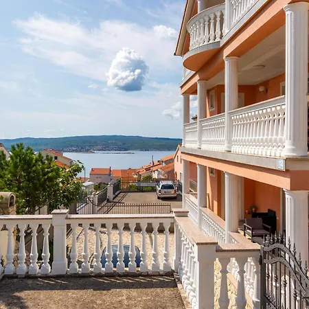 1 Bedroom Gorgeous In Apartament Crikvenica
