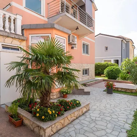 1 Bedroom Gorgeous In *