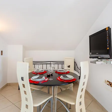 Apartament 1 Bedroom Gorgeous In Crikvenica