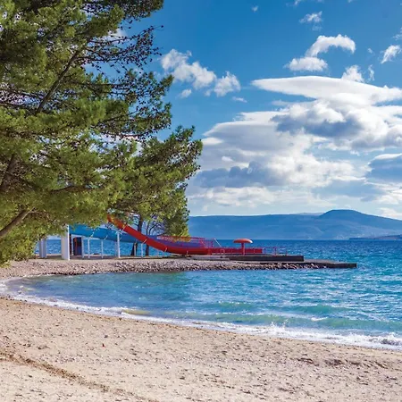 1 Bedroom Gorgeous In Apartament Crikvenica