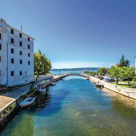 1 Bedroom Gorgeous In Apartament Crikvenica