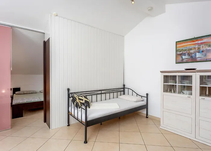 1 Bedroom Gorgeous In Lejlighed Crikvenica